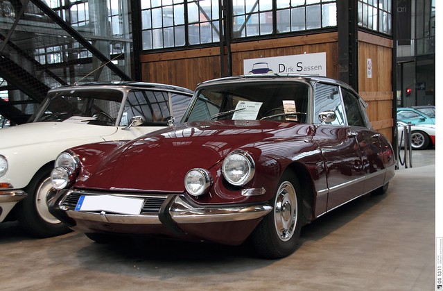 1965 Citroen DS 21 Pallas 01 The Citro n DS is an executive car produced