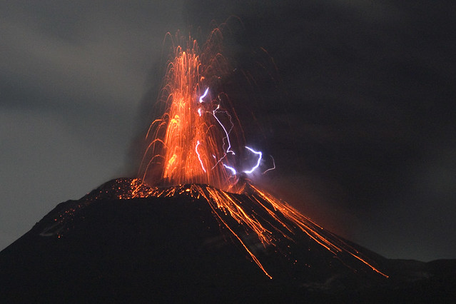 Eruption lightning