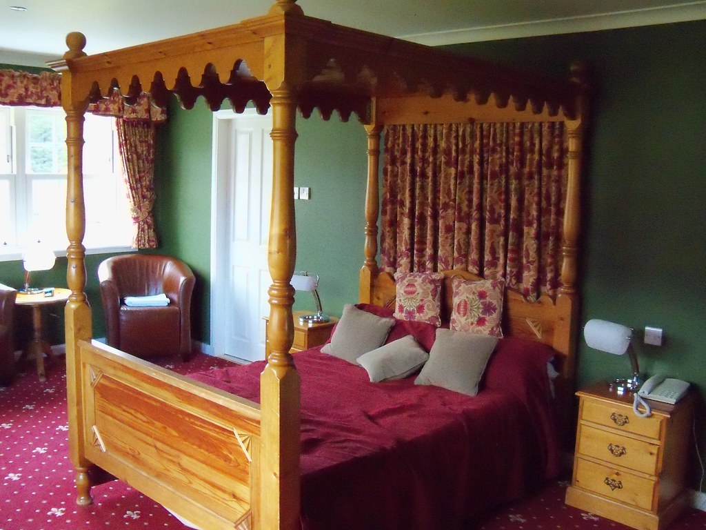Our bedroom Cluanie Inn Glen Sheil