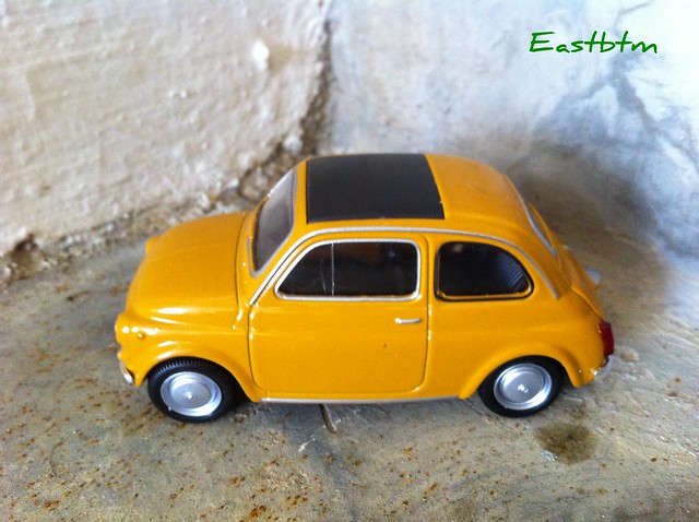 This is my diecast 1965 Fiat 500F Berlina scale of 143 from Welly