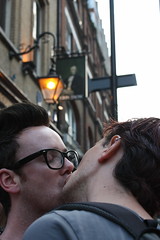Kiss-in at the John Snow - 21 April 2011