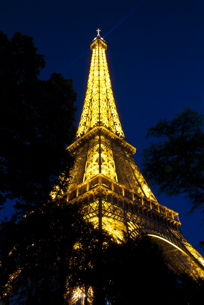 Eiffel-Tower_4