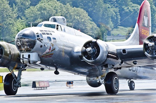 Boeing B-17G Flying Fortress taxiing down BRAVO 