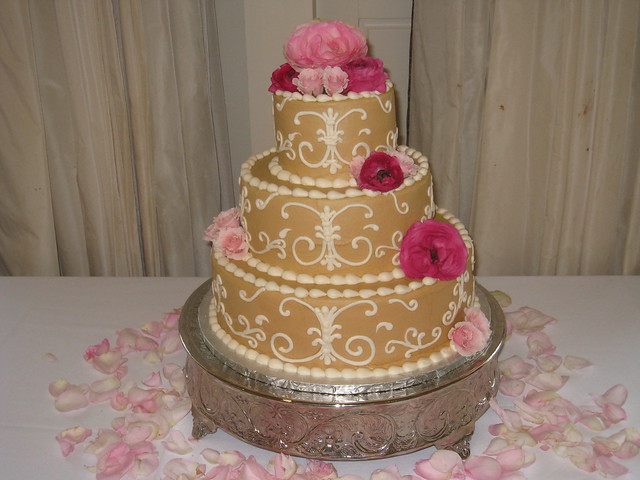 Wedding Cake in Taupe Taupe colored with vintage design piping in ivory 