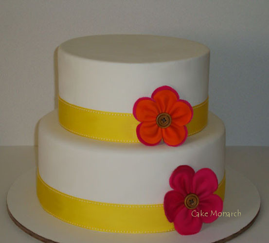 Fall Summer Wedding Cake This is simple and classic wedding cake 