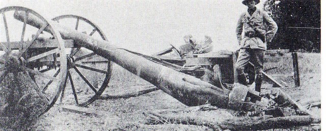 34. The abandoned German  Konigsburg gun left at Kahe