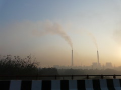 印讀德里近郊的空氣污染(brent granby攝)
