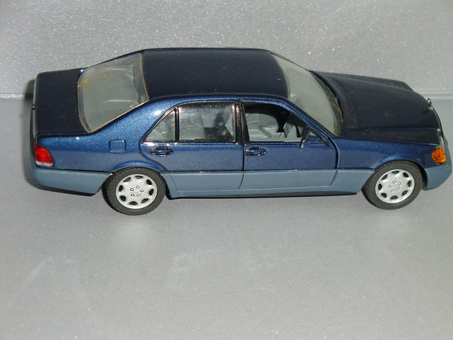 Mercedes 600SEL Schabak blue W140