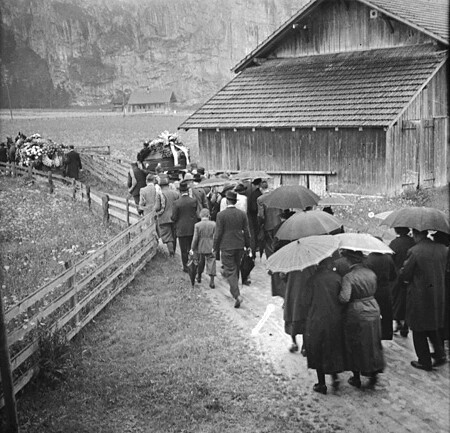 (animated stereo) Alpine Funeral Procession, 1938