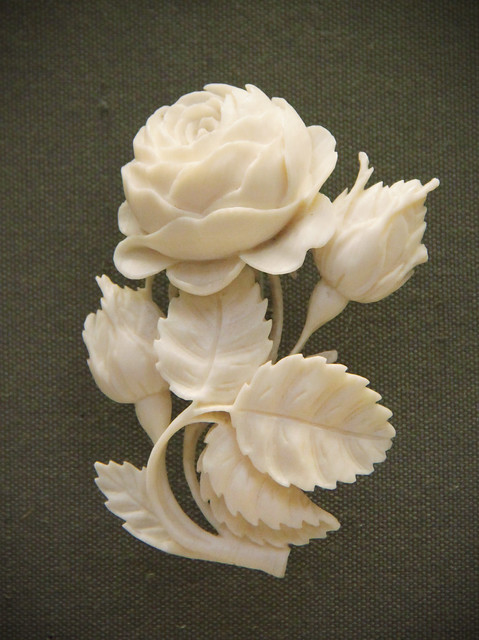 Carved ivory bouquets, German, Erbach-im-Odenwald, mid-19c