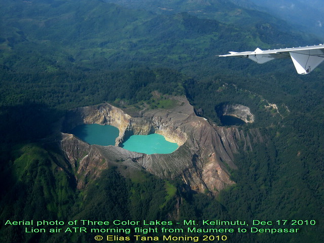 Kelimutu-Three-Lakes-Together-03-small-noted