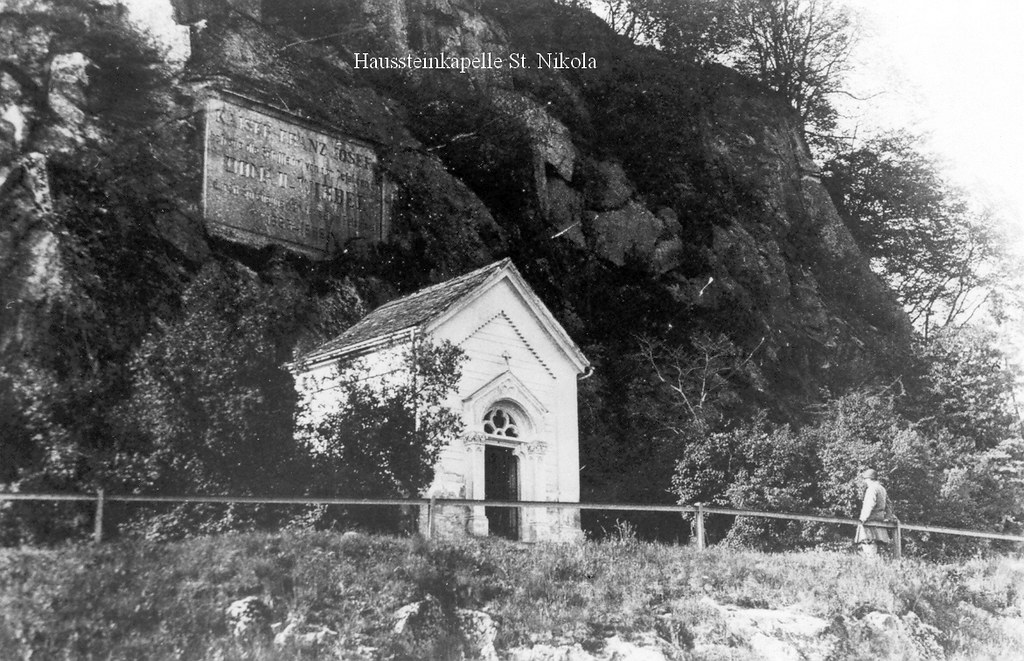 Hausstein Kapelle 03