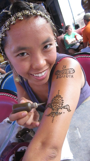 We also realize I have a big challenge of doing henna tattoos on dark skin