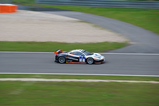 One of the cars we followed closely was the Ferrari 458 Italia GT by Hankook