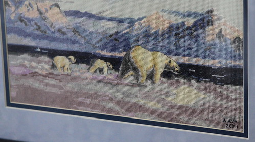 Polar Bear Framed Cubs Detail