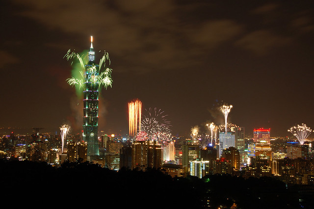 2011.01.01 Taipei 101 跨年 & 建國百年煙火 (PS)