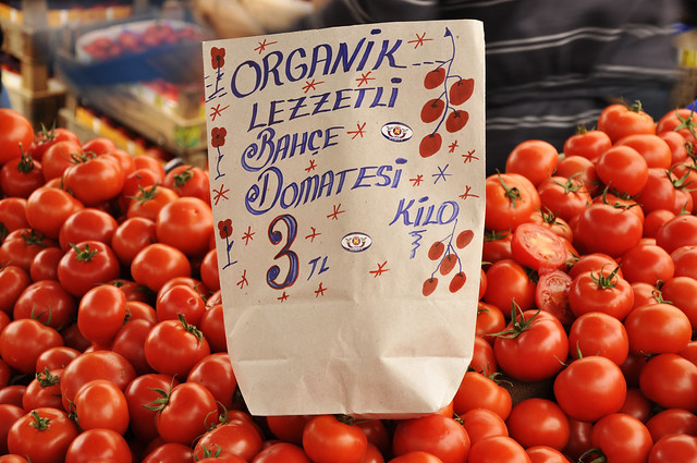 local bazaar istanbul tomatoes