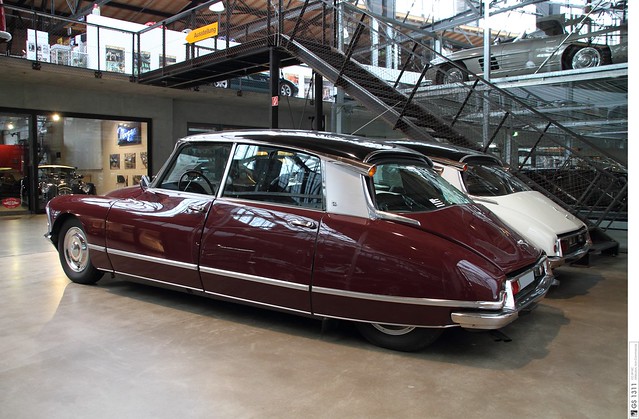 1965 Citroen DS 21 Pallas 02 The Citro n DS is an executive car produced 