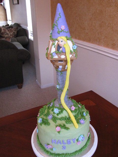 Rapunzel Tangled Cake