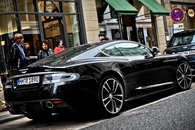 Aston Martin DBS Black Carbon Edition