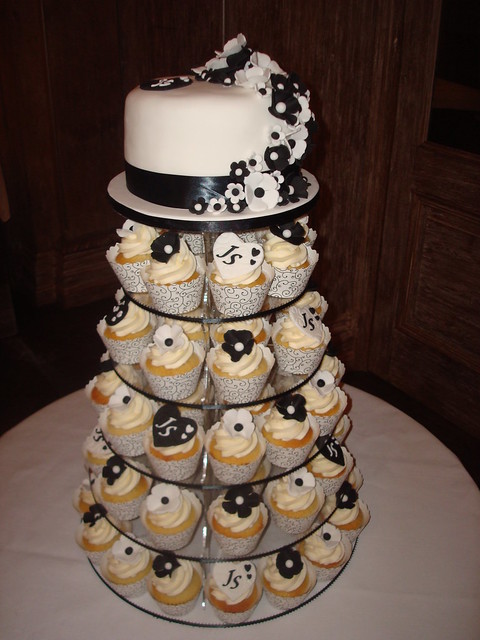 Sherry Jonathan's Black White wedding cupcake tower