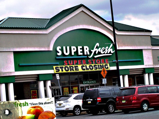 Super Fresh Store Closing