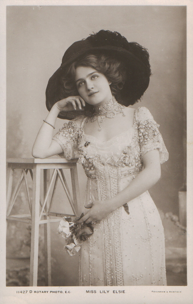 Ее лицо знает весь Рунет. Шляпки Лили Элси (1886-1962)