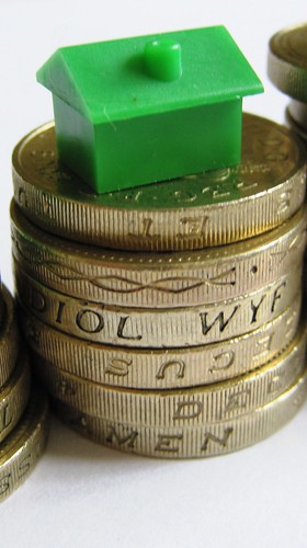 Monopoly house on £1 coins