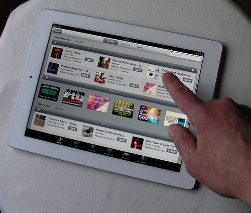 Apple iPad 2 valkoinen