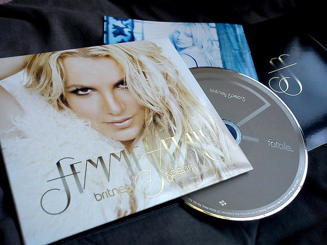 Britney Spears Femme Fatale Deluxe Edition 