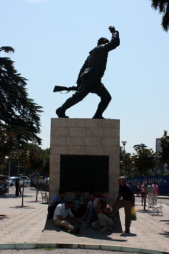 Jugando en Tirana, Ushtari i Panjohur