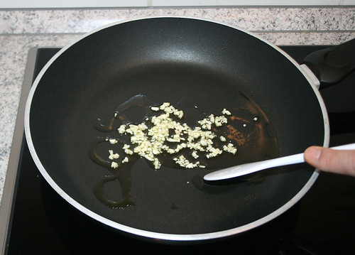 16 - Knoblauch andünsten / braise garlic