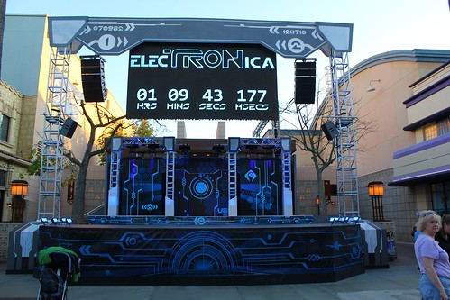 ElecTRONica daytime