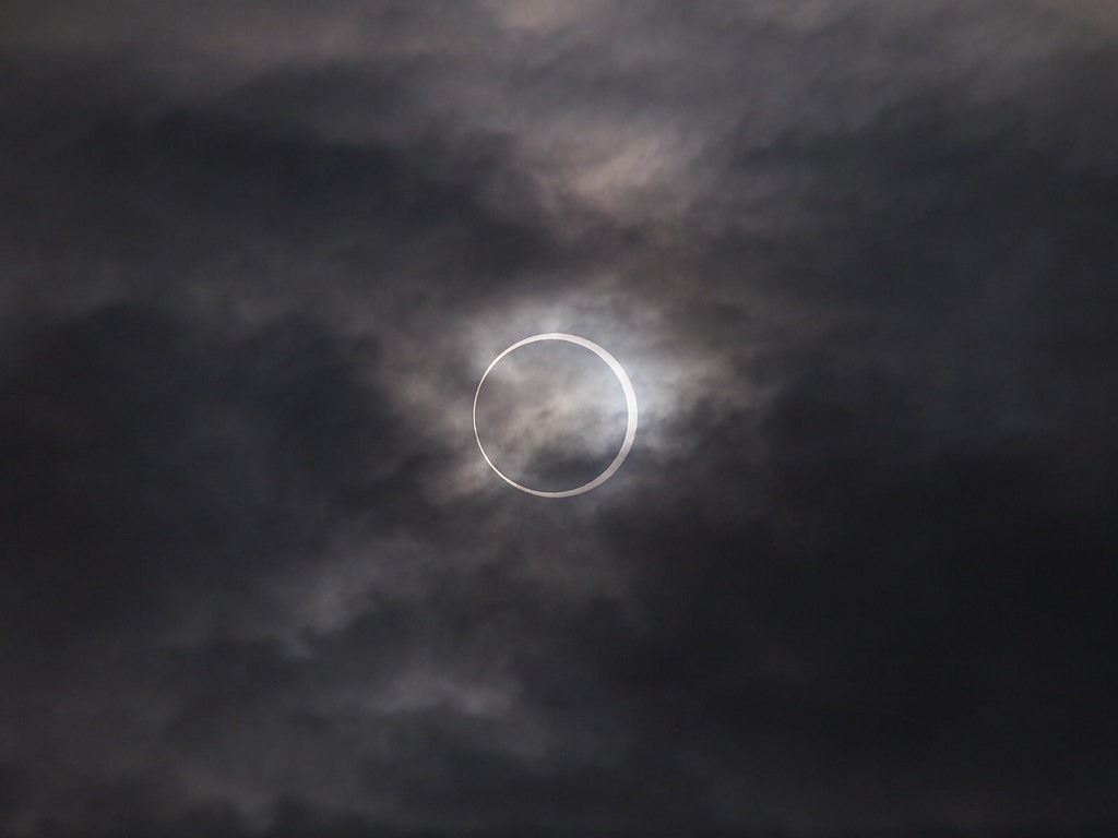 Annular solar eclipse 2002