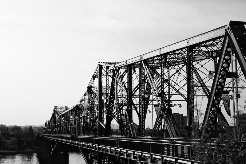 Inter-provincial bridge