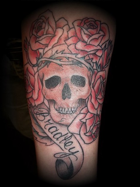 skull roses tattoo