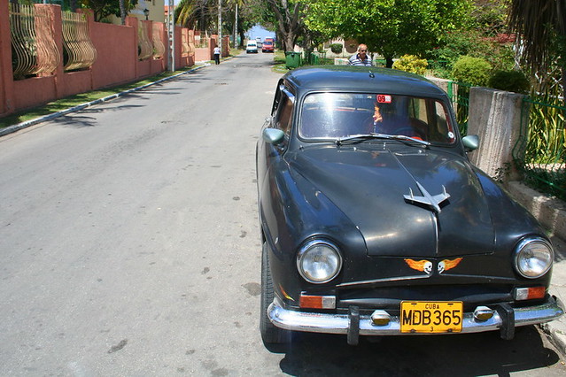 195155 Simca Aronde Saloon with 1955 Bel Air Hood Ornement 