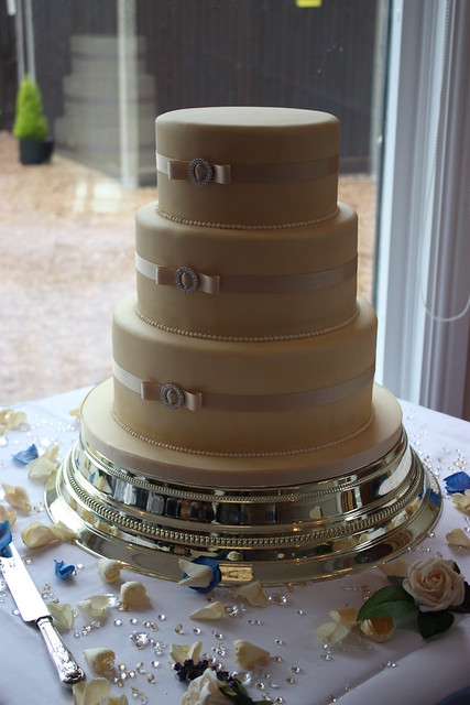 Champagne Gold Wedding Cake This wedding cake was made for the same Bride I
