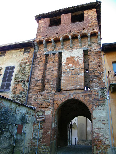 1] Ponderano (BI) - Il castello: ingresso, esterno. ❷ by mpvicenza
