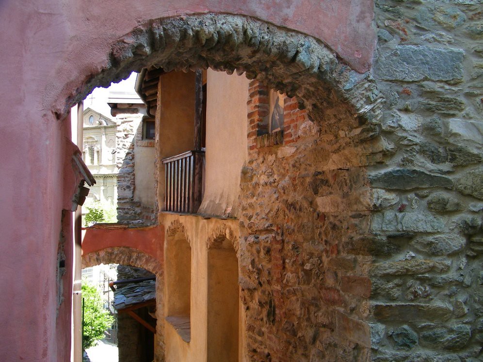 7] Garessio (CN): borgo medievale, scorci.  ❹
