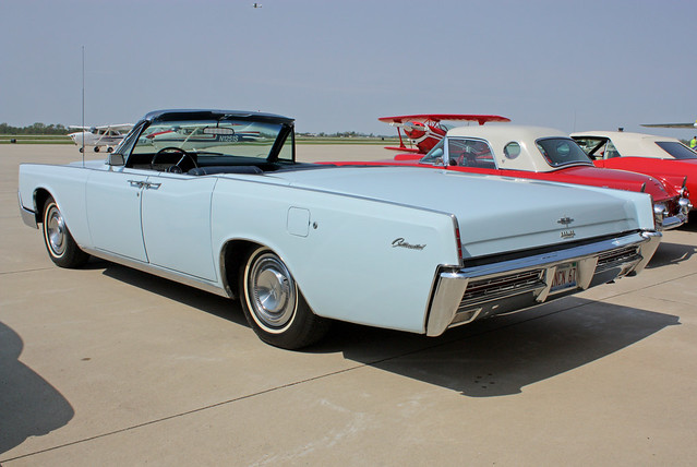 1967 Lincoln Continental Convertible 10 of 12 