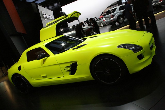 2011 Detroit: Mercedes-Benz SLS AMG E-CELL  