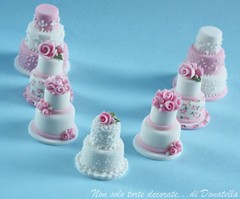 Miniature wedding cakes 