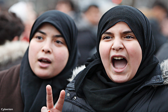 Tunisie - jeunes femmes en colère