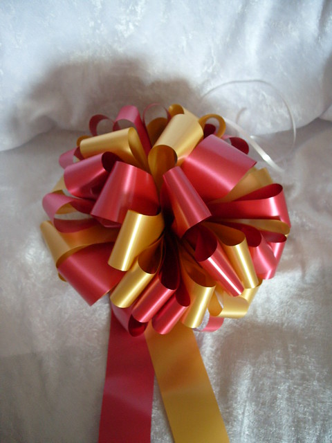 Gold Red Pew Bow