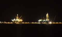 Imágenes de las plataformas petrolíferas Sedco Energy y la Cosl Pioneer en el muelle Reina Sofía del Puerto de la Luz y de Las Palmas