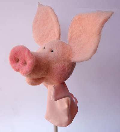 needle felted pig side view 