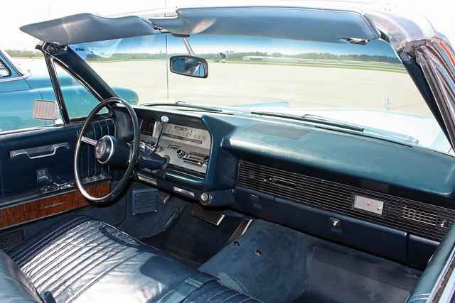 1967 Lincoln Continental Convertible 7 of 12 