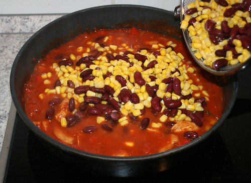 30 - Mais & Bohnen hinein / Add beans & corn
