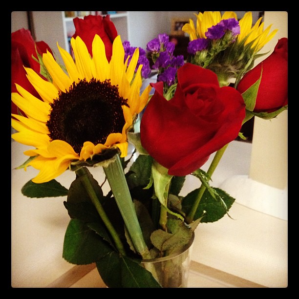 I'm a lucky girl! My hubby brought me home flowers today! #lifejoy